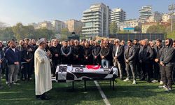 Vefat eden Beşiktaş'ın altyapı teknik sorumlusu Hikmet Çapanoğlu için tören düzenlendi