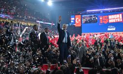 Yeniden Refah Partisi Genel Başkanı Erbakan, partisinin 3. Olağan Büyük Kongresi'nde konuştu: