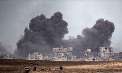 İsrail ordusu Gazze'de binaları havaya uçurdu ve bazı bölgeleri hedef aldı