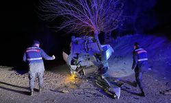 Adıyaman'da şarampole devrilen otomobildeki 3 kişi yaralandı