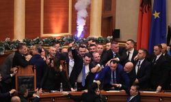 Arnavutluk Meclisi'nde, Başbakan Yardımcısı Balluku'nun göreve iadesi nedeniyle gerginlik yaşandı