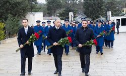 Azerbaycan'da Rusya'nın düşürdüğü uçakta yaşamını yitirenler anılıyor