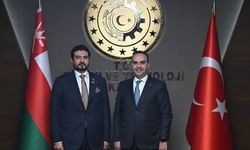 Bakan Kacır, Umman Ticaret, Sanayi ve Yatırım Teşvik Bakanı Yousef ile görüştü