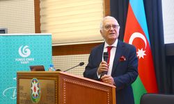 Bakü'de, '15 Aralık Dünya Türk Dili Ailesi Günü' dolayısıyla konferans düzenlendi