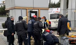 Beylikdüzü'nde rögara düşüp yaralanan işçi itfaiye ekiplerince kurtarıldı