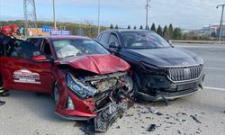 Bilecik'te iki otomobilin çarpıştığı kazada 4 kişi yaralandı