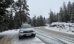 Bolu'nun yüksek kesimlerinde kar yağışı etkili oldu
