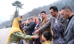 Bursa'nın İnegöl ilçesinde 'Toprağın Uykusu' etkinliğinde köy seyirlik oyunları oynandı