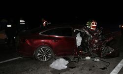 Çanakkale'de iki otomobilin çarpıştığı kazada 5 kişi öldü, 1 kişi yaralandı