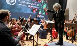 CHP Genel Başkanı Özel, KKTC Cumhurbaşkanlığı Senfoni Orkestrası'nın yeni yıl konserini izledi