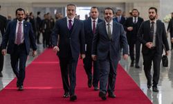 Dışişleri Bakanı Fidan, Savunma Bakanı Güler ve MİT Başkanı Kalın, Suriye lideri Şara ile görüştü