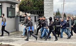 Düzce'de silah kaçakçılığı operasyonunda yakalanan 6 şüpheli adliyede