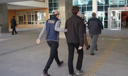 Edirne merkezli FETÖ'nün 'güncel öğrenci yapılanması' operasyonunda adliyeye sevkler sürüyor