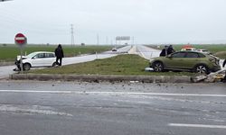 Edirne'de iki otomobilin çarpıştığı kazada 7 kişi yaralandı