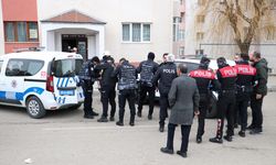 Erzurum'da karbonmonoksit gazından zehirlenmek üzere olan genci polis ve itfaiye kurtardı