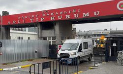 Esenyurt'ta servis midibüsü kazasında ölen 3 kişinin cenazesi Adli Tıp Kurumunda