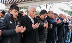 Esenyurt'ta servis midibüsünün devrildiği kazada ölen 2 kadının cenazesi defnedildi