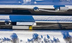 Gerede-Karabük yolunda kalan tır ve kamyonlar kaldırılıyor