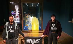 İngiltere'de kraliyet tacının cam muhafazasına muhallebili saldırı