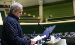 İran Cumhurbaşkanı Pezeşkiyan, müesses nizamı halkın ekonomik sorunlarını çözmemekle suçladı: