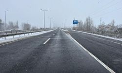 Kar nedeniyle D-100 kara yolunun Çankırı bölümünde araçların geçişine izin verilmiyor