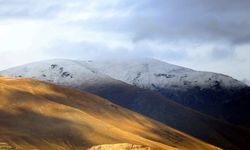 Kars'ta şehir merkezi, Ardahan'da ise yüksek kesimler karla kaplandı