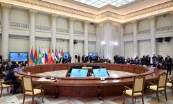 Kırgızistan Cumhurbaşkanı Caparov, Avrasya Yüksek Ekonomik Konseyi toplantısında konuştu