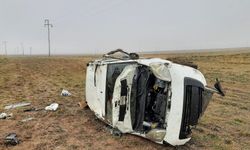 Konya'da şarampole devrilen hafif ticari araçtaki 1 kişi öldü, 2 kişi yaralandı