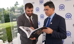 Lübnan Enformasyon Bakanı Markus, Doha Forum 2025'te AA standını ziyaret etti