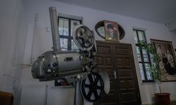 Malatya'da 75 yıllık sinema projeksiyon makinesi zamana meydan okuyor