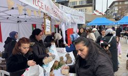 Maltepe'de kurulan 'Gazze Yararına Hayır Çarşısı'na yoğun ilgi
