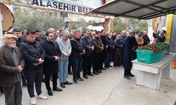 Manisa'da eşi tarafından öldürülen kadın defnedildi