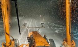 Muş'ta kar nedeniyle yolda mahsur kalanlar ekiplerce kurtarıldı