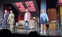 'Öylece Durur Zaman' oyununun prömiyeri yapıldı