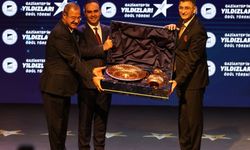 Sanayi ve Teknoloji Bakanı Kacır, 'Gaziantep'in Yıldızları' ödül töreninde konuştu: