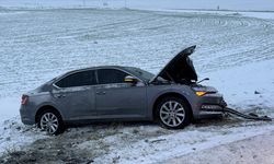 Şanlıurfa'da kar küreme aracına çarpan otomobildeki 3 kişi yaralandı