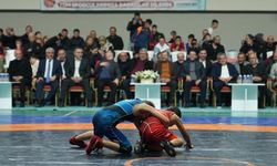 Şehit Cüneyt Yıldız 15 Yaş Altı Güreş Turnuvası, Bursa'da başladı