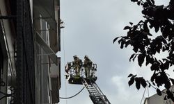 Şişli'de bir binanın çatısında çıkan yangın söndürüldü