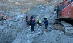 Sivas'ta maden ocağında göçük altında kalan şantiye müdürünün cenazesine ulaşıldı