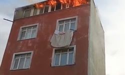 Sultangazi'de bir binada çıkan yangında 5. kattan düşen kişi ağır yaralandı