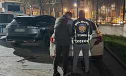 Sultangazi'de kırmızı ışık ihlaliyle yayayı tehlikeye atan sürücüye ceza