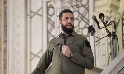 Suriye Cumhurbaşkanı Şara, devrimin yıl dönümünde Emevi Camisi'nden kardeşlik mesajı verdi