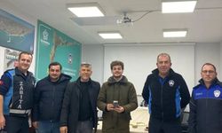 Tekirdağ'da yanlışlıkla çöpe atılan cüzdan çöp kamyonunda bulunarak sahibine ulaştırıldı