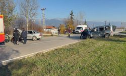 Tokat'ta otomobil ile hafif ticari aracın çarpıştığı kazada 3 kişi yaralandı