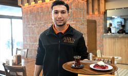 Yabancı turist, garsona verdiği 50 avro bahşişi bir gün sonra geri istedi