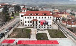 160 yıllık Kızlar Mektebi kütüphane oldu, açılışını Bakan Ersoy yaptı