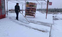 Elazığ'da kar yağışı etkili oldu, kent beyaza büründü