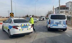 Karaman'da otomobiller çarpıştı: 3 yaralı