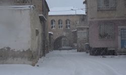 Kilis kar yağışıyla beyaza büründü