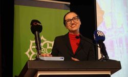 Külliye'de ödül alan bilim kadını Prof. Dr. Özcan: 'Bu ödülün kariyerimde çok önemli bir yeri var'